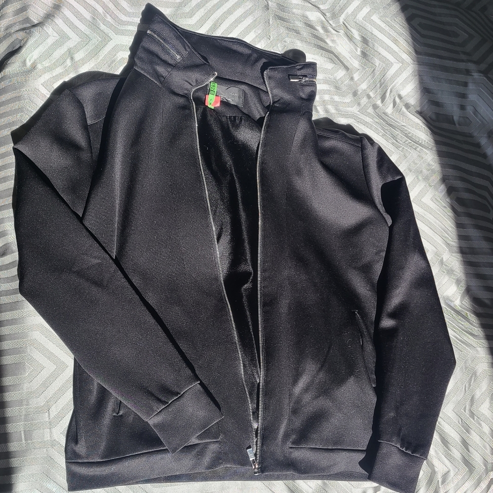 Zara Man black medium light tech jacket, wind guard, chrome zippered hoodie